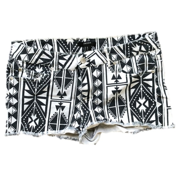Black & White Tribal Aztec Stretchy Shorts - Picture 1 of 4